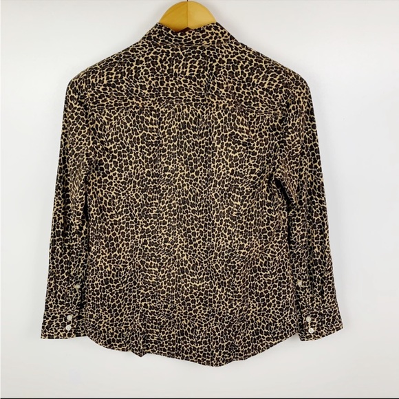 J. Crew Factory Poplin
Leopard Long Sleeve Collared
Signature Fit Small - Picture 5 of 9